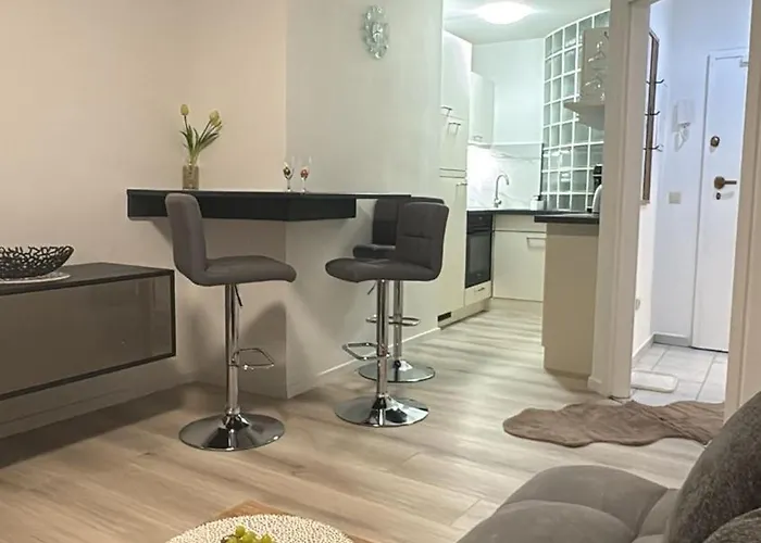 Apartment Zentrum Neulengbach, Bahnhofnaehe, Ruhig, Balkon, Parkplatz Neulengbach