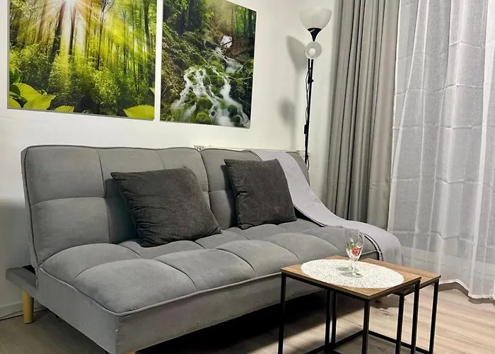 Zentrum Neulengbach, Bahnhofnaehe, Ruhig, Balkon, Parkplatz *